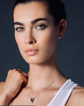Cargar imagen en el visor de la galería, Aretes solitarios de circonitas talla brillante