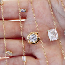 Cargar imagen en el visor de la galería, Collar con circonitas biseladas de 2mm. 16 "con acabado en oro de 18 kt