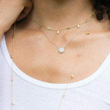 Cargar imagen en el visor de la galería, Collar brillante de talla cojín 0.55 CT