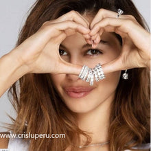 Cargar imagen en el visor de la galería, Aretes Argolla con pendiente de talla cojín Bliss 8.20 CT