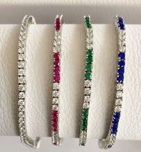 Carica l'immagine nel visualizzatore di Gallery, Brazalete de tenis clásico circonitas color esmeralda y brillantes