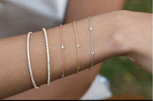 Carica l'immagine nel visualizzatore di Gallery, Pulsera de bisel con acabado en oro rosa